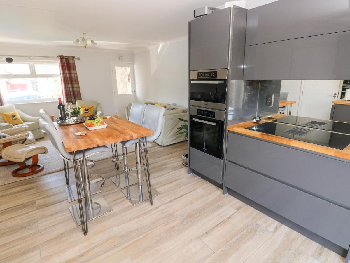 1 Gloucester Way Pembroke Dock Ngoại thất bức ảnh