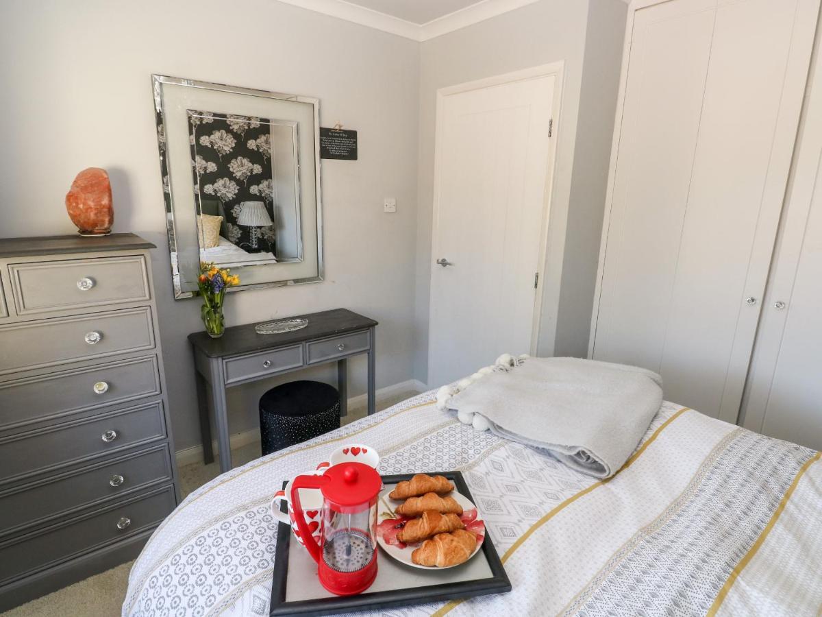 1 Gloucester Way Pembroke Dock Ngoại thất bức ảnh